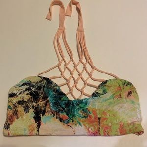 San Lorenzo caged top